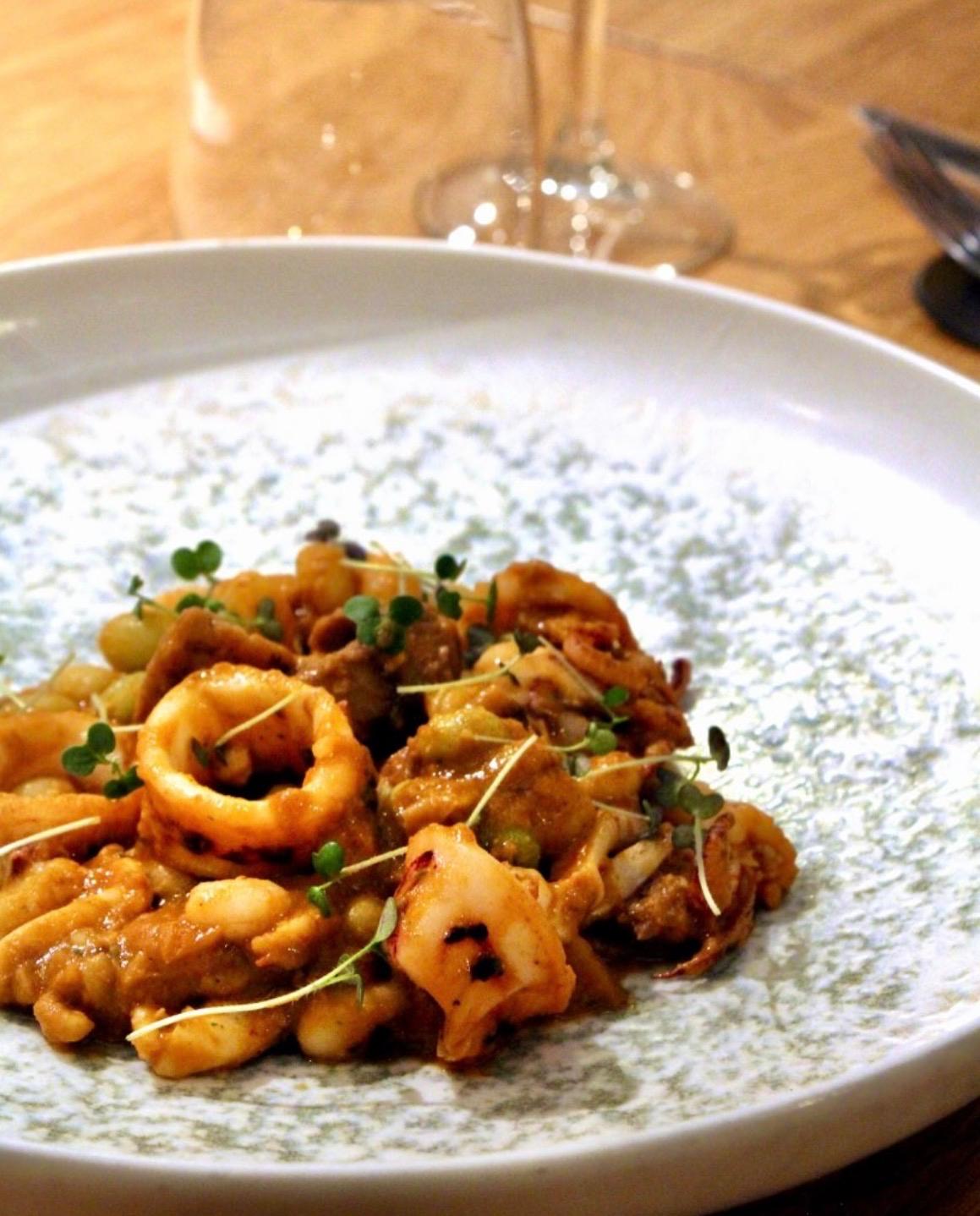 Mongetes, ceps i calamars saltats - L'Escabetx